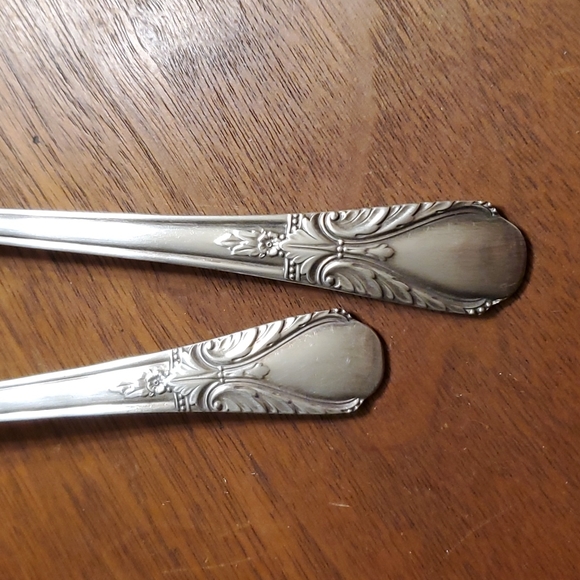 W.M. Rogers Mfg. Co. Silver serving spoons - Picture 2 of 3